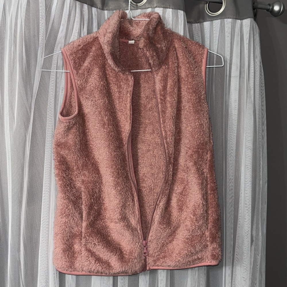 Light pink zippered. Vest with pockets! - Picture 2 of 5